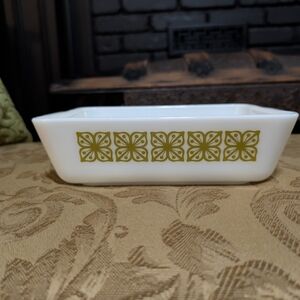 Vintage Pyrex Verde Square Flowers Rectangular Baker